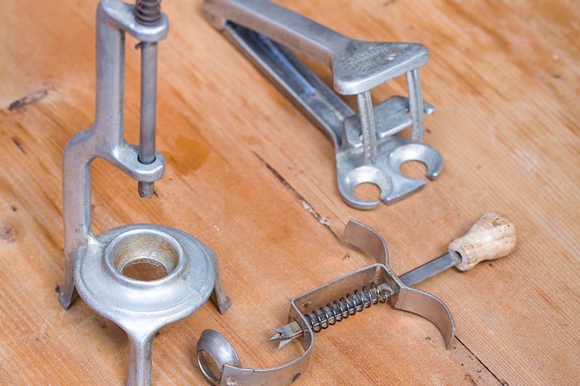 Keukengerei op tafel