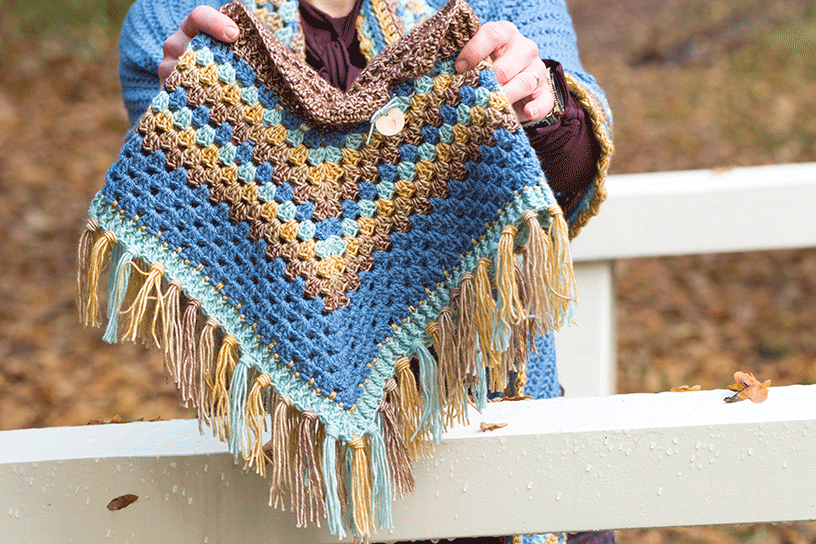 Gehaakte poncho voor baby's