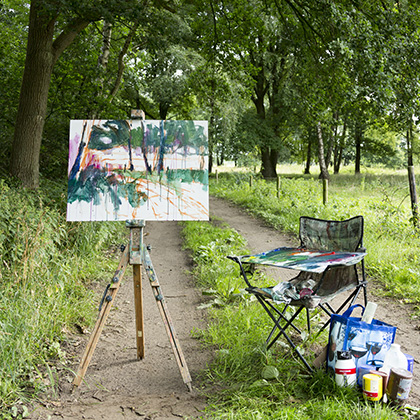 Erik Schutte fietst met zijn schildersezel