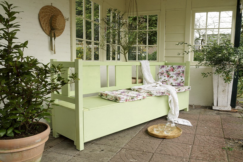 bank met opbergruimte