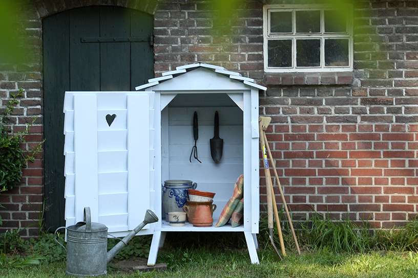 opbergkast in de vorm van bijenkast