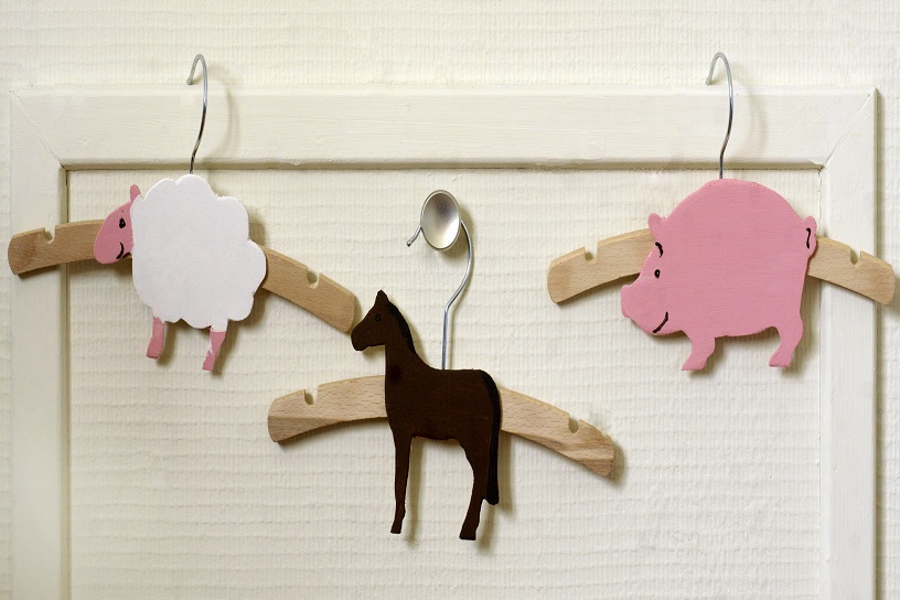 Kleerhangers met beestenpatronen