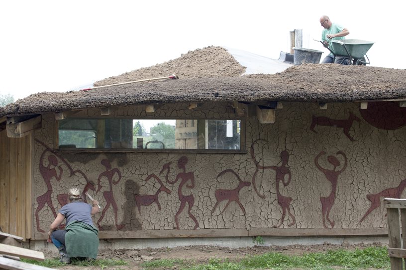 zelfgemaakte lemen muur