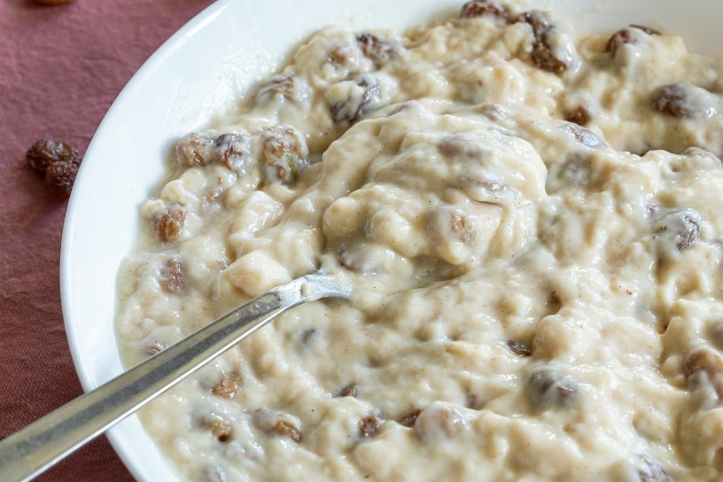 Roomsmoort pap in een bord